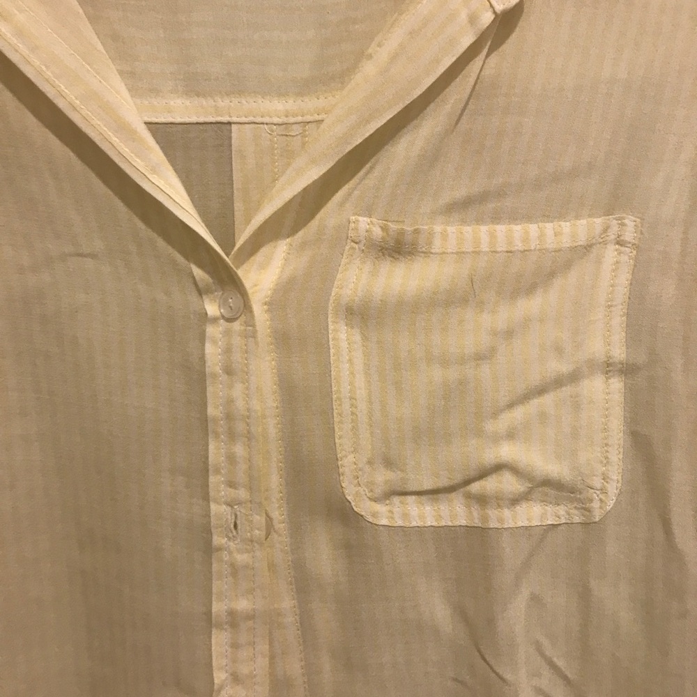 Button down blouse - Picture 2 of 3